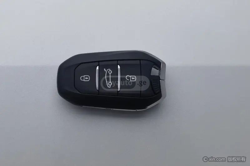 Citroen C6 2021 — миниатюра 7