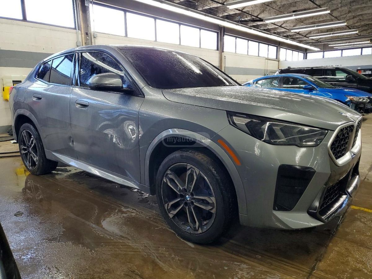 BMW X2 - фото 1