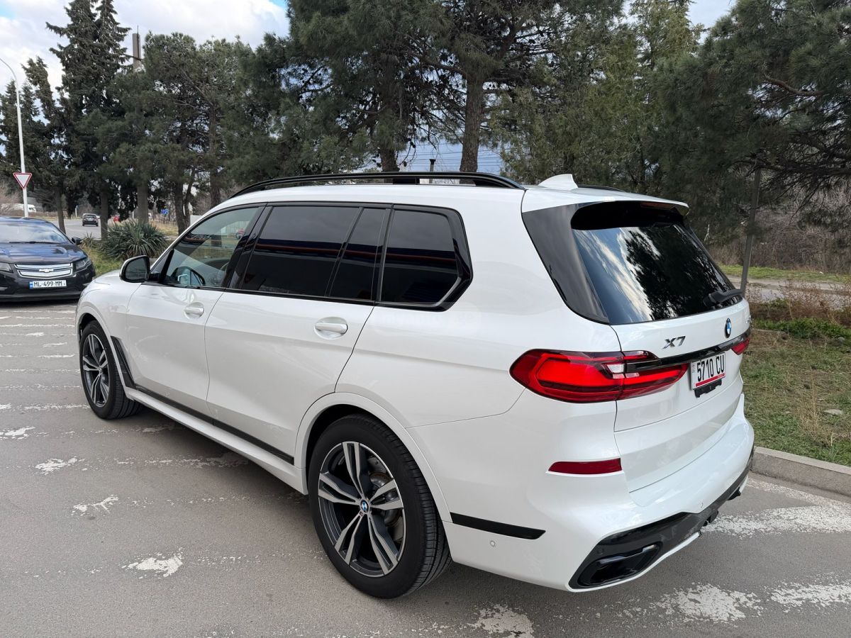 BMW X7 - фото 4