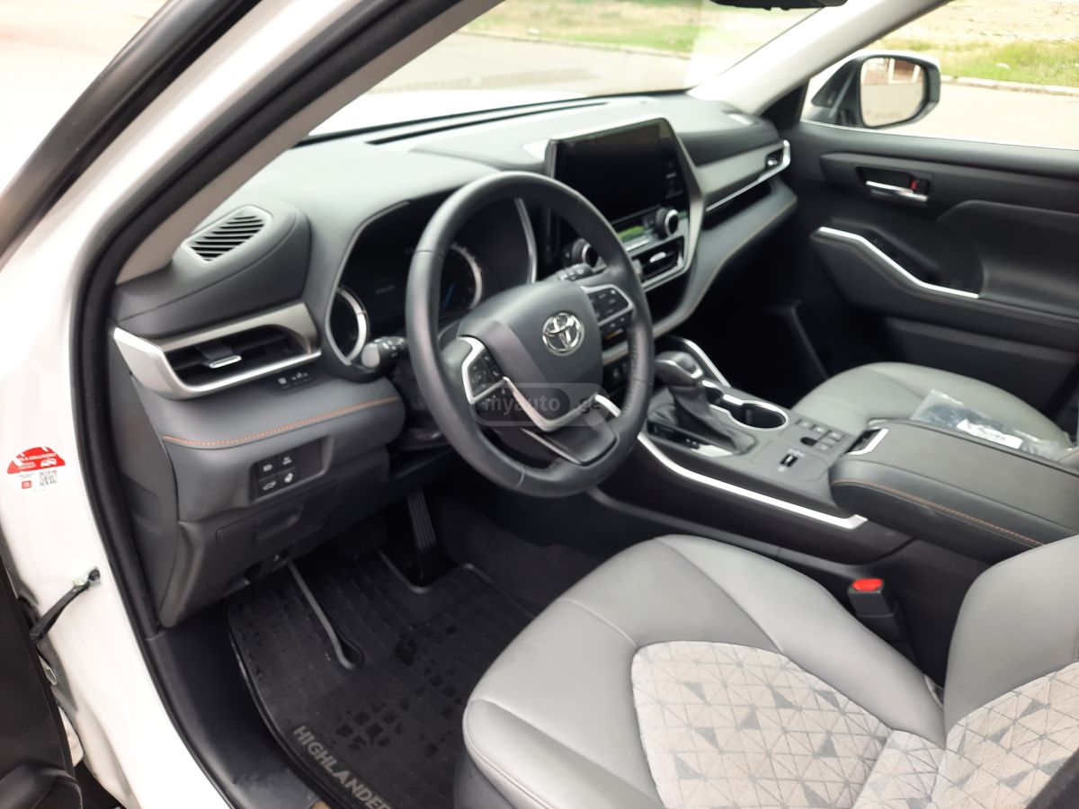 Toyota XLE 4dr All-Wheel Drive Automa — миниатюра 6