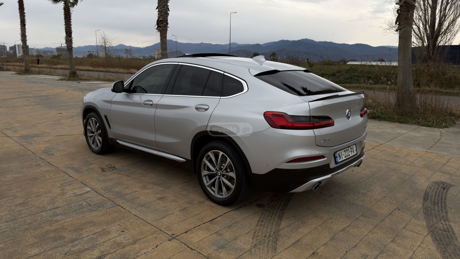 BMW X4 - фото 2