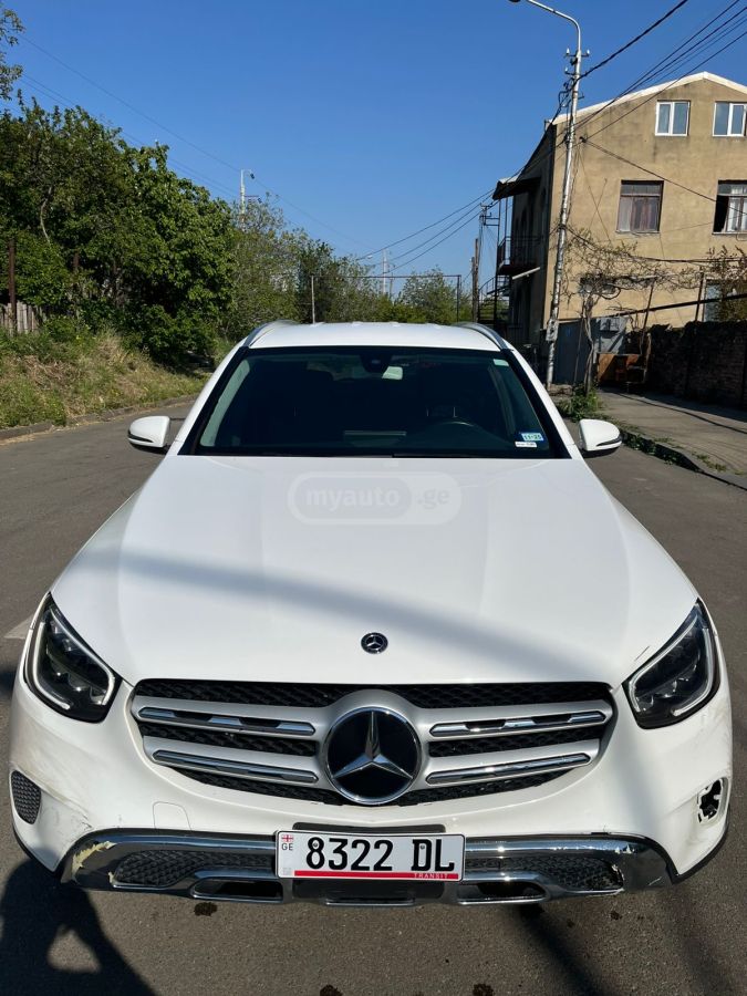 Mercedes-Benz GLC 300 - фото 1