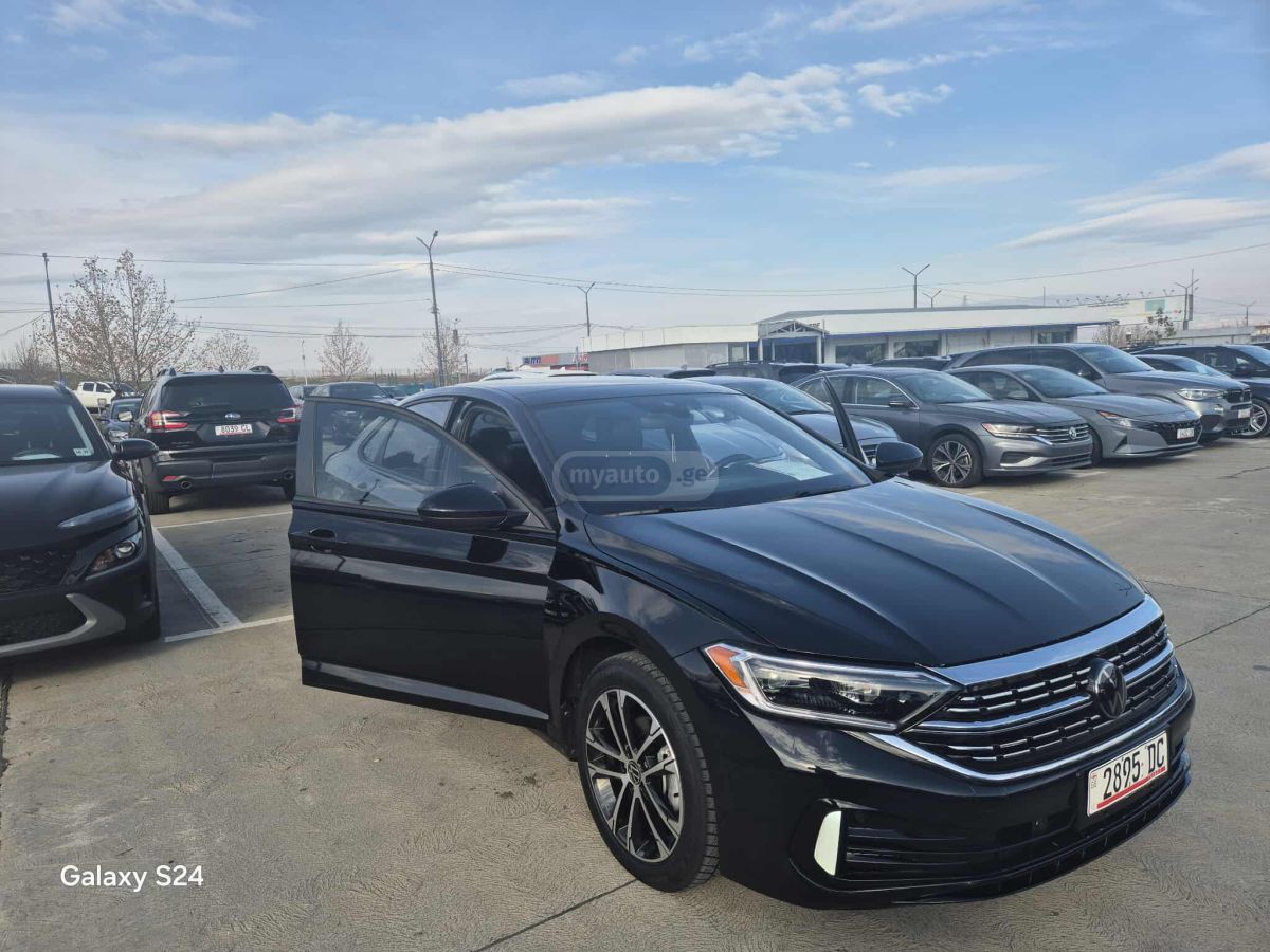 Volkswagen Jetta - фото 3