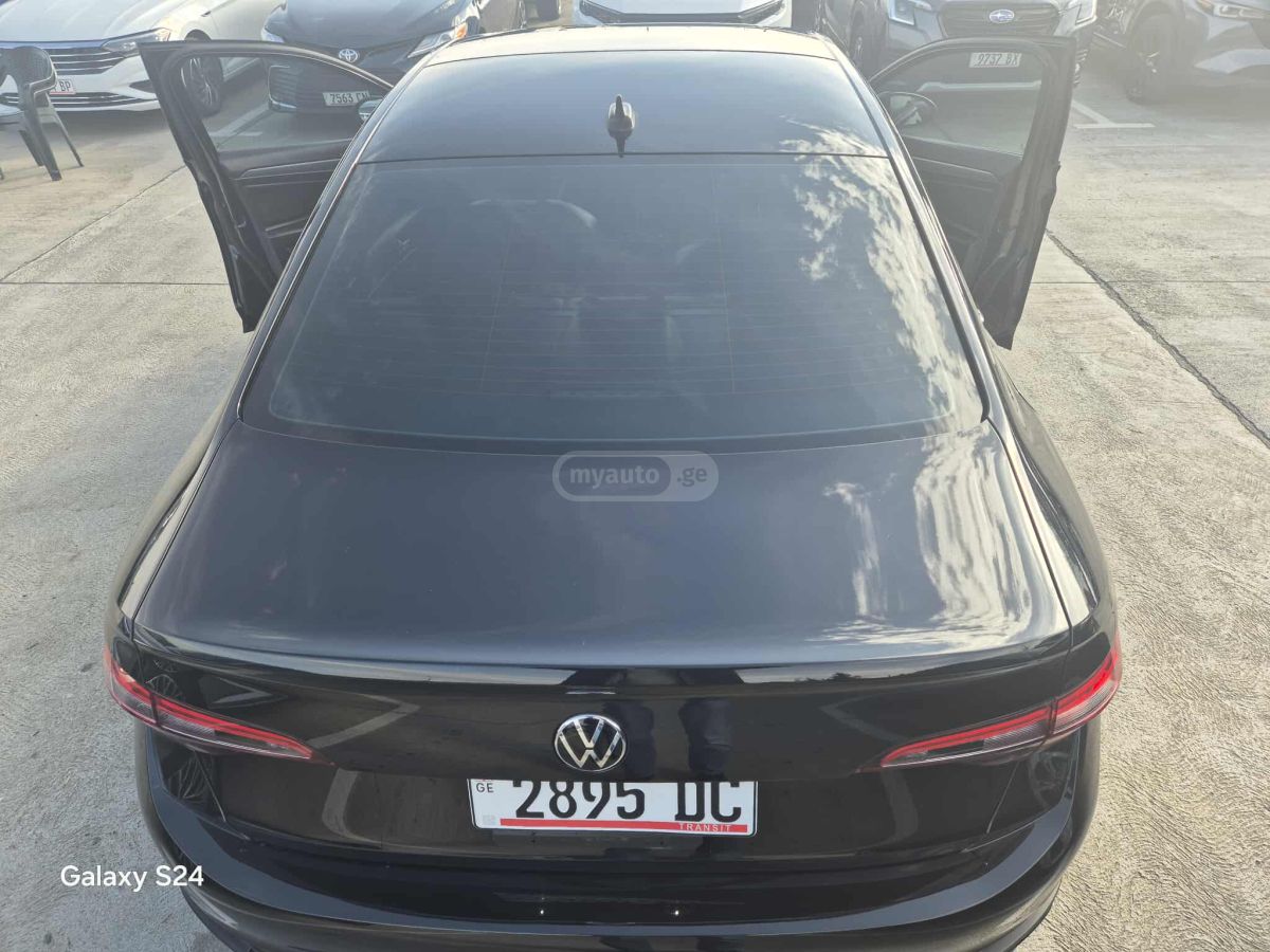 Volkswagen Jetta - фото 4