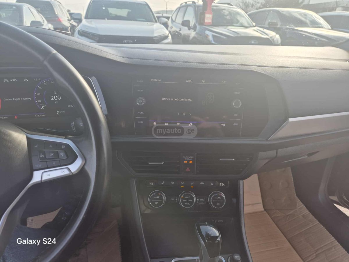 Volkswagen Jetta - фото 8