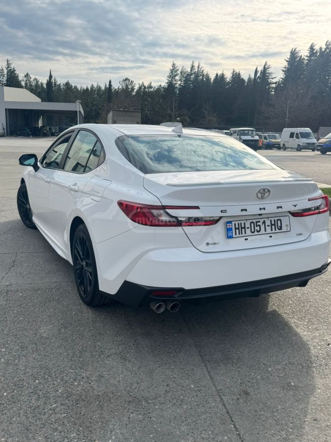 Toyota Camry - фото 11