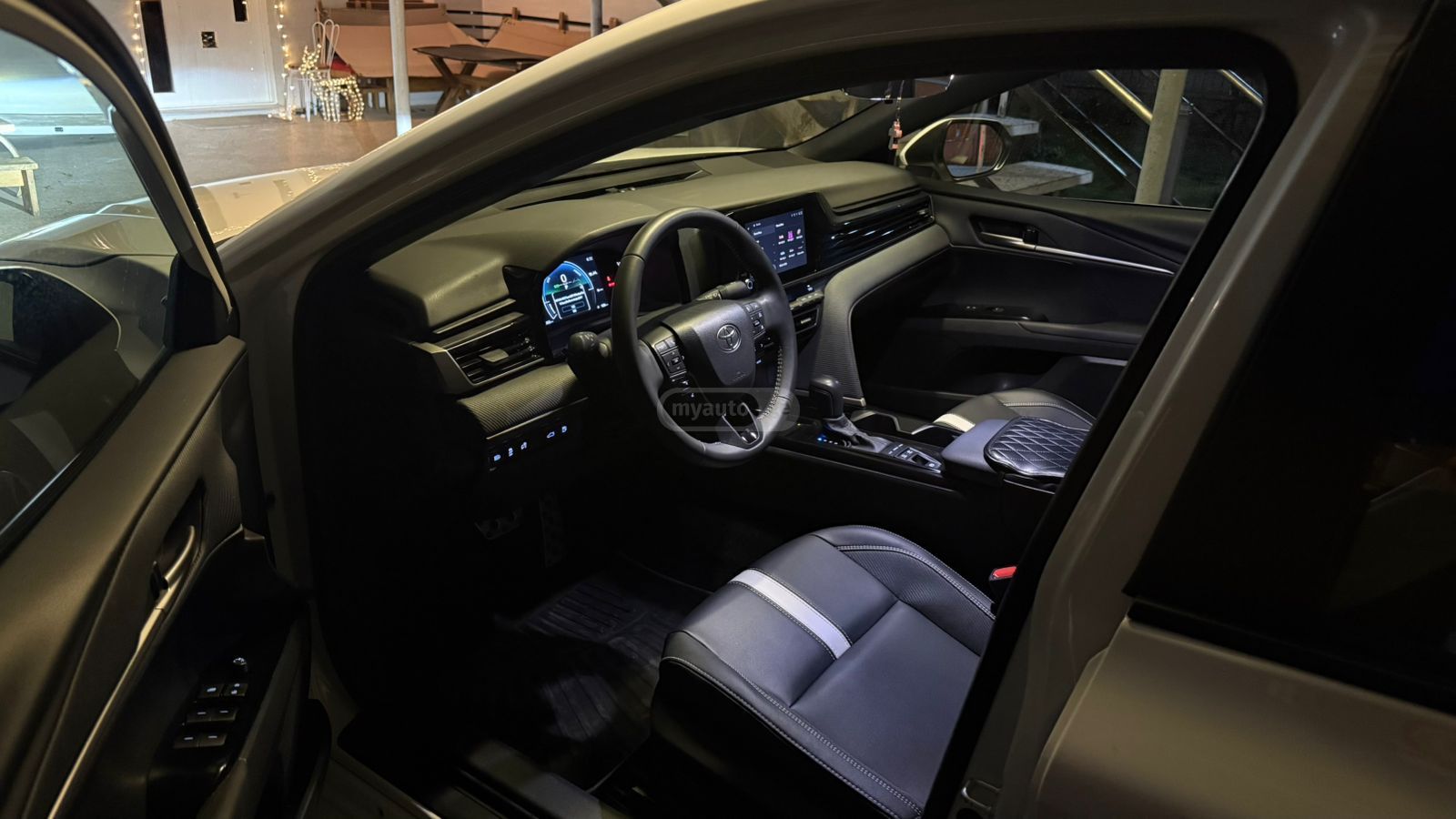 Toyota Camry - фото 2