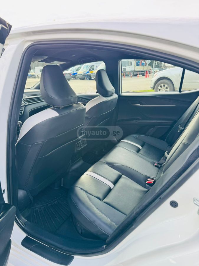 Toyota Camry - фото 8