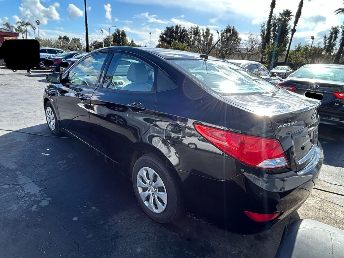 Hyundai SE 4dr Sedan Automatic — миниатюра 3