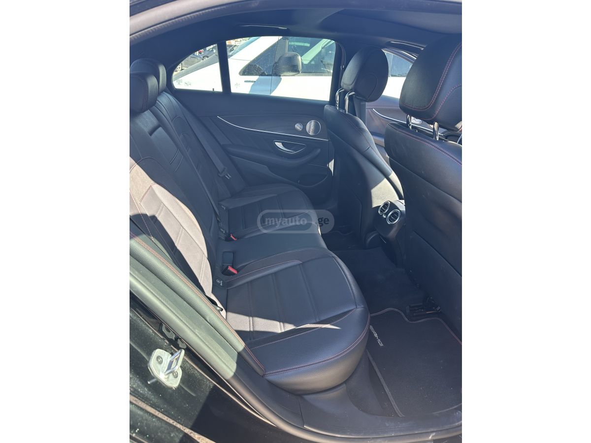 Mercedes-Benz E53 AMG - фото 7