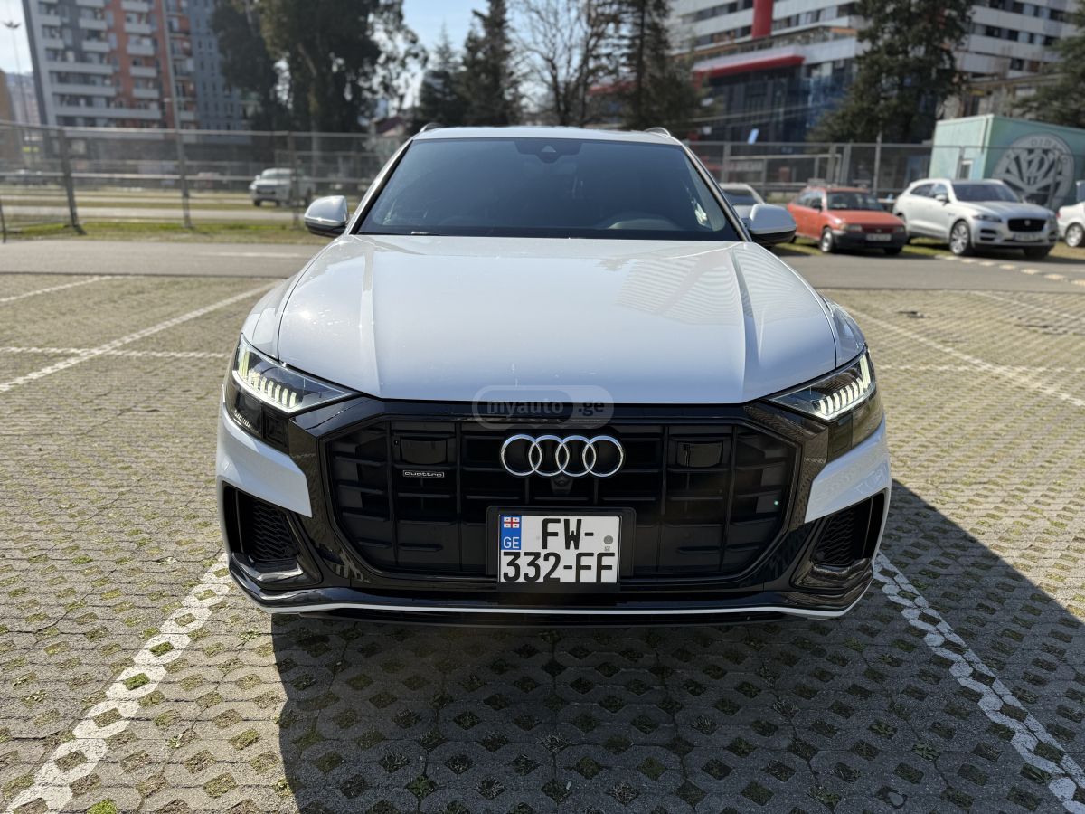 Audi Q8 - фото 1