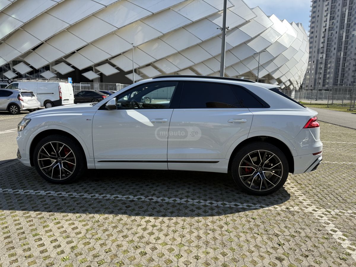 Audi Q8 - фото 3