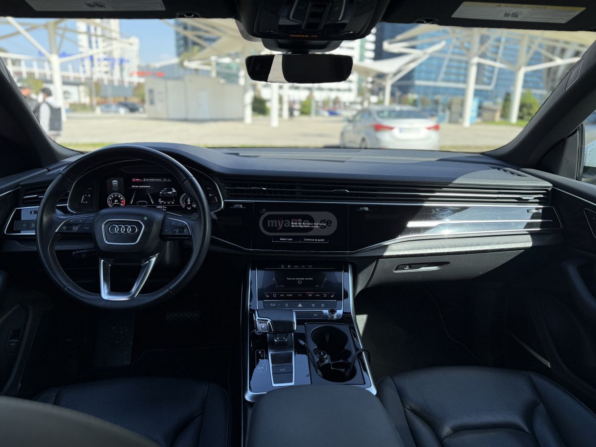 Audi Q8 - фото 6