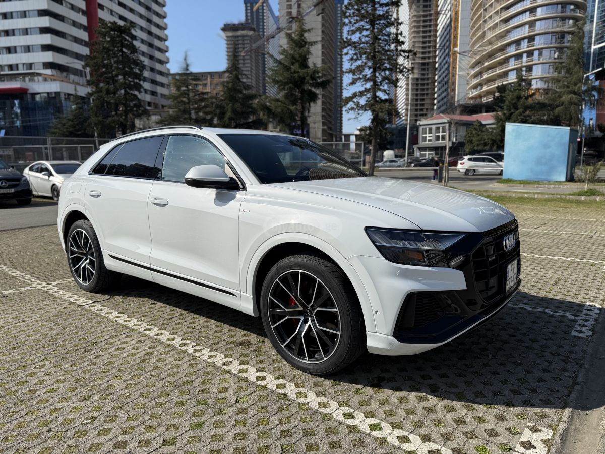 Audi Q8 - фото 9