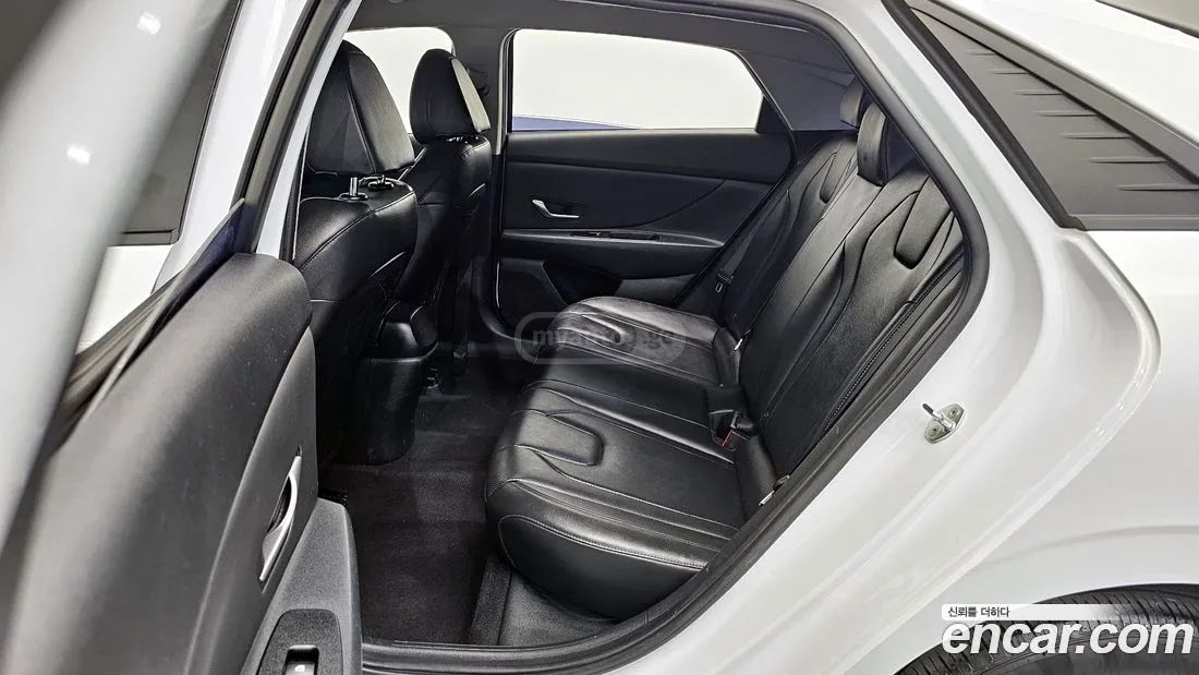 Hyundai Elantra - фото 11