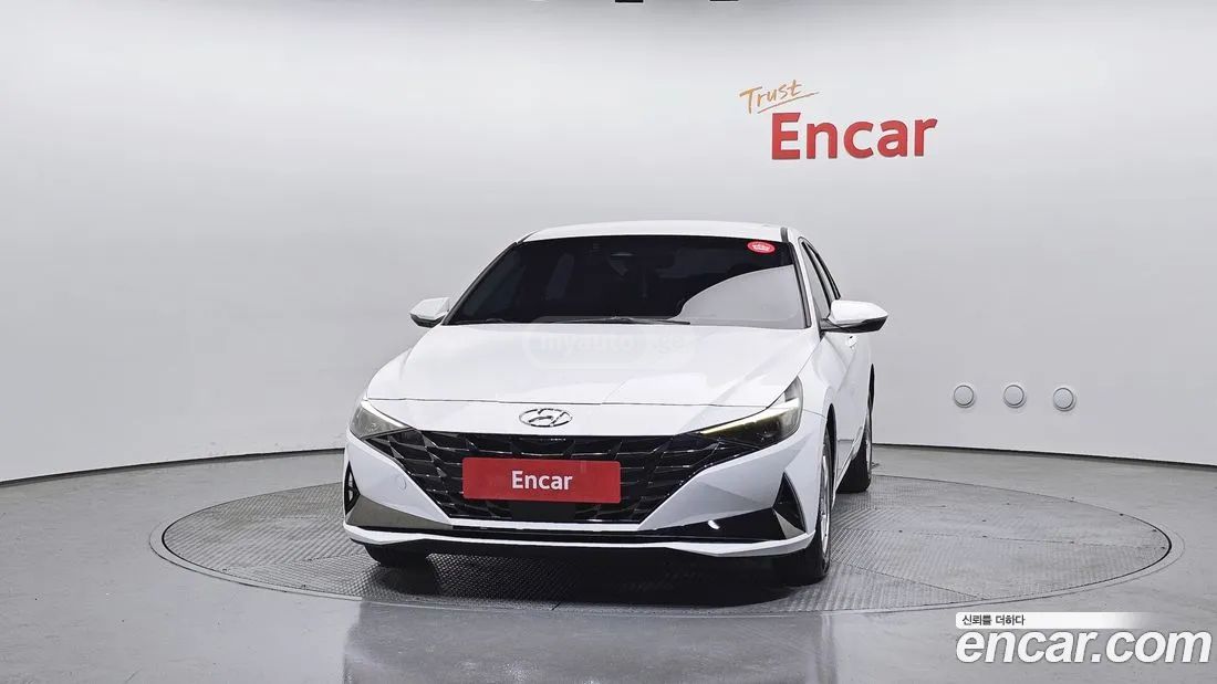 Hyundai Elantra - фото 3