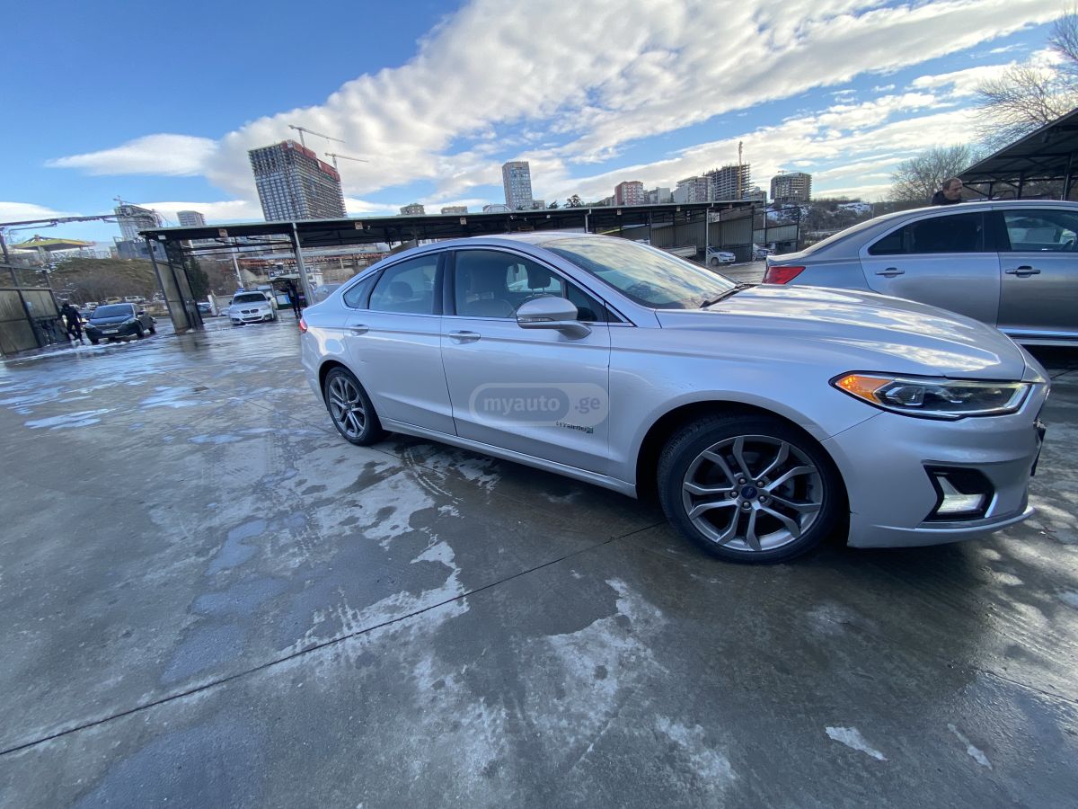 Ford Fusion - фото 2