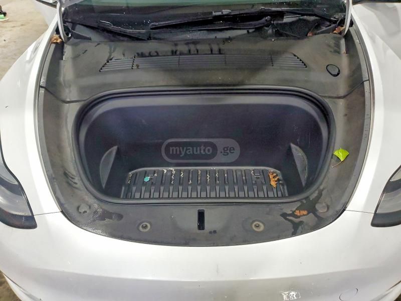 Tesla Model Y - фото 2