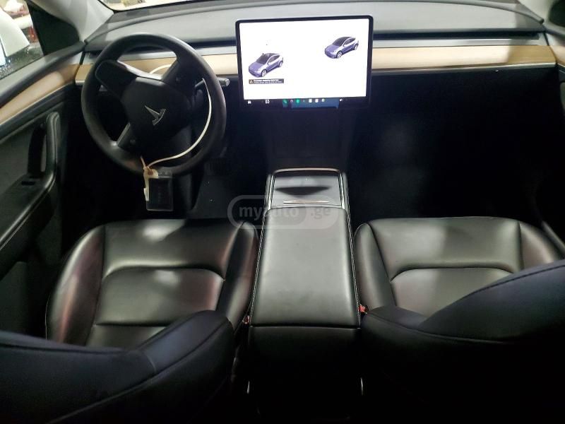 Tesla Model Y - фото 4