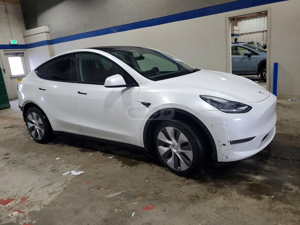 Tesla Model Y - фото 8
