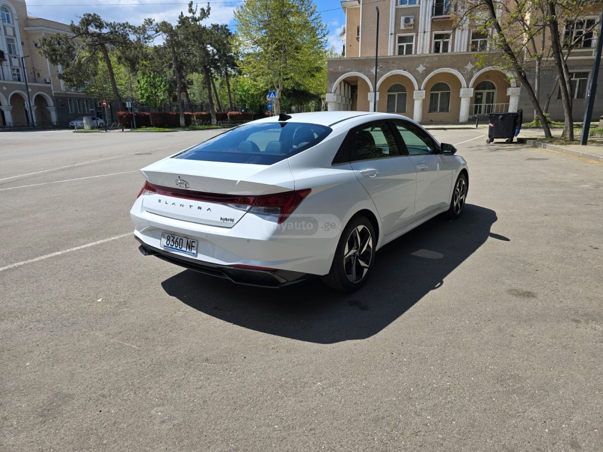 Hyundai Elantra - фото 13