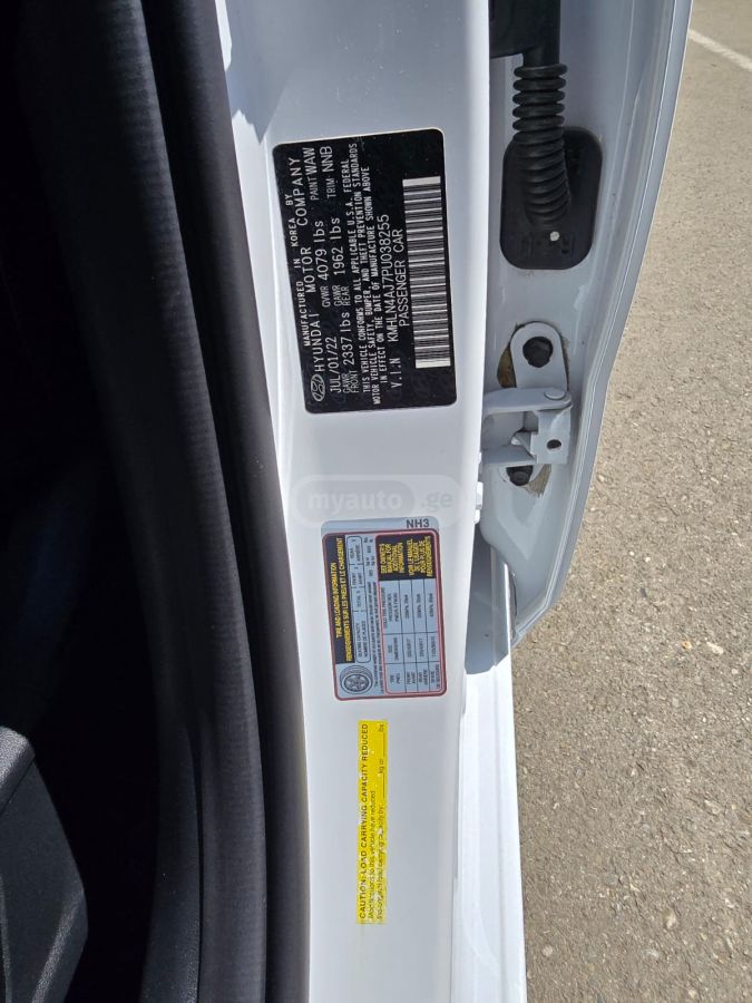 Hyundai Elantra - фото 3