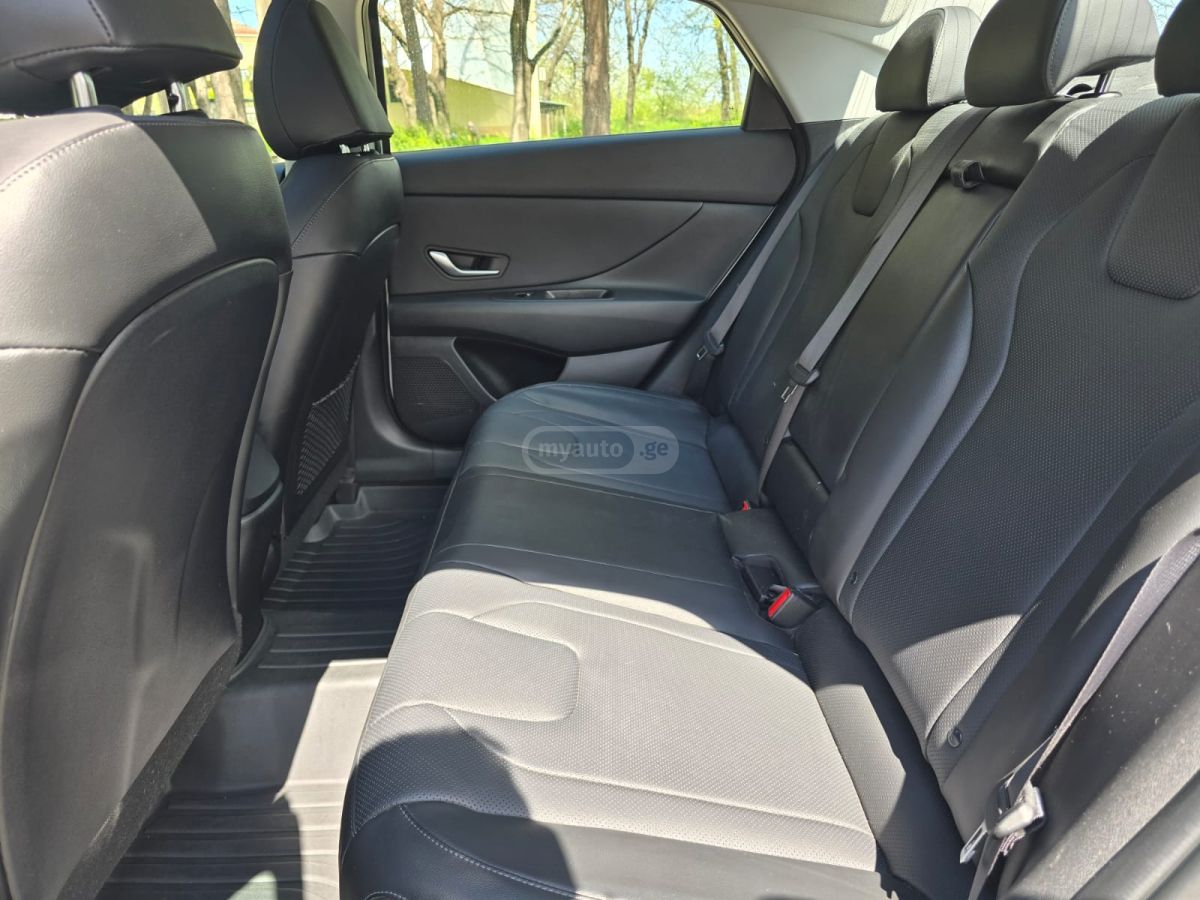 Hyundai Elantra - фото 6