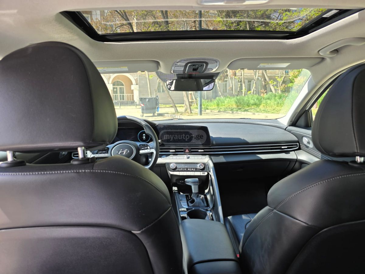 Hyundai Elantra - фото 8