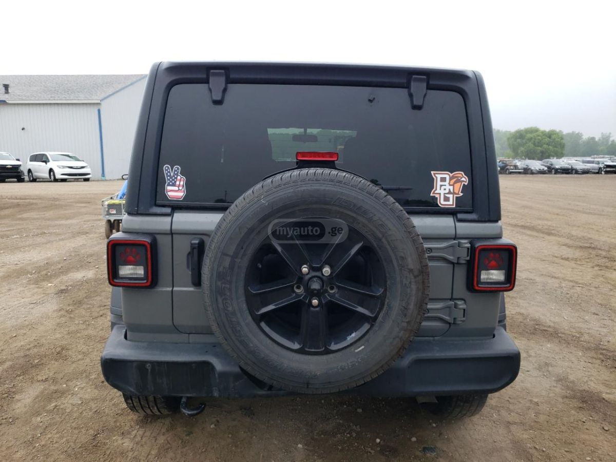 Jeep Wrangler - фото 5