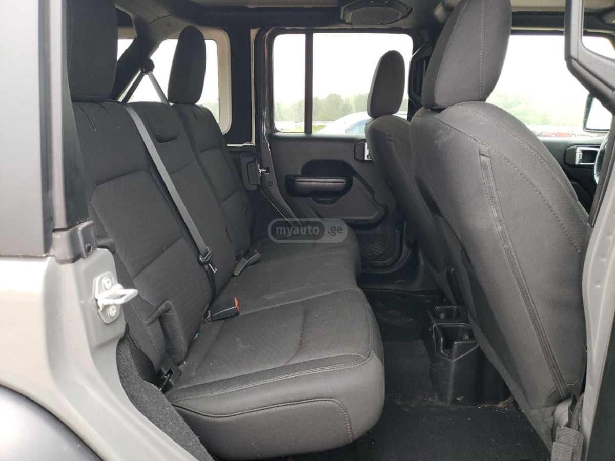 Jeep Wrangler - фото 9