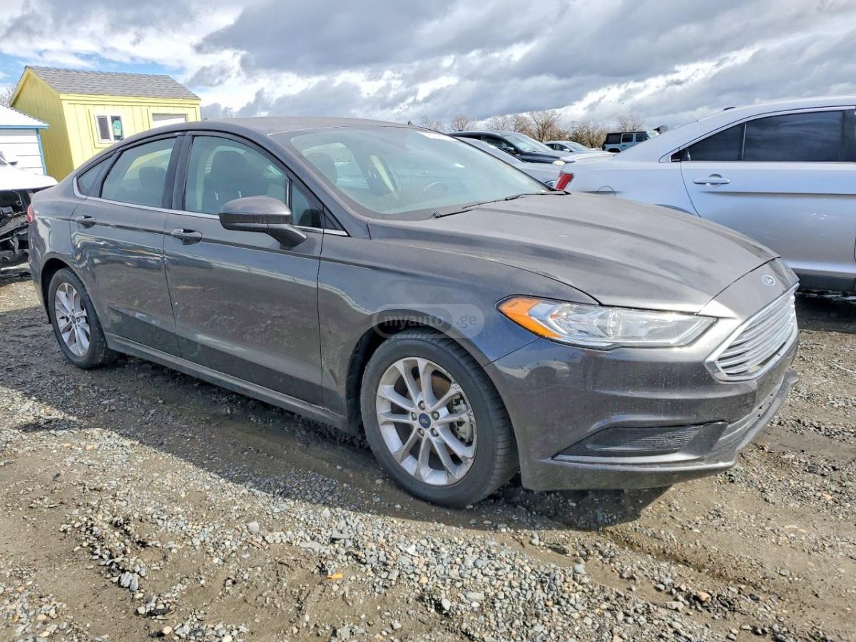 Ford Fusion - фото 4
