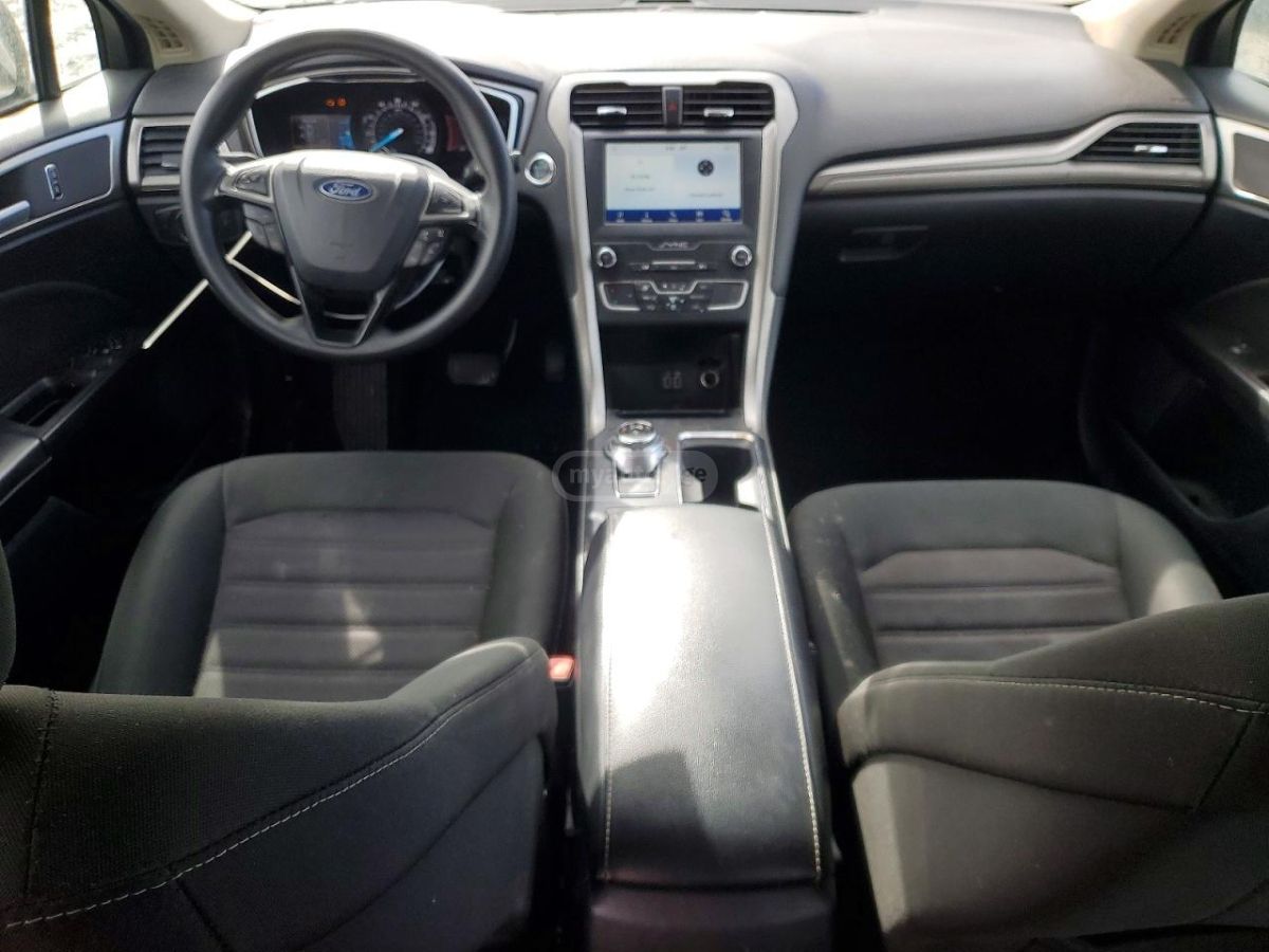 Ford Fusion - фото 8