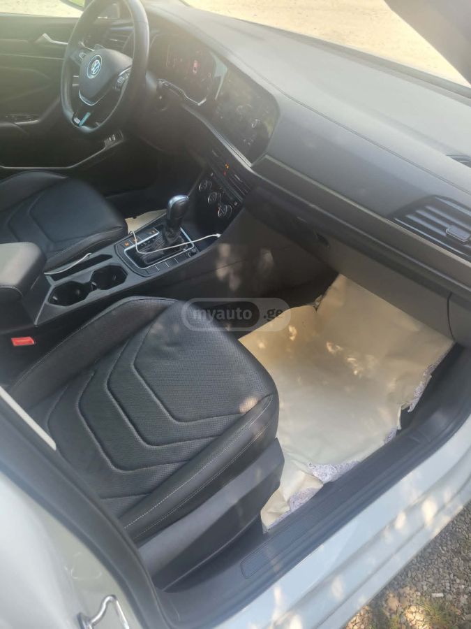 Volkswagen Jetta - фото 11