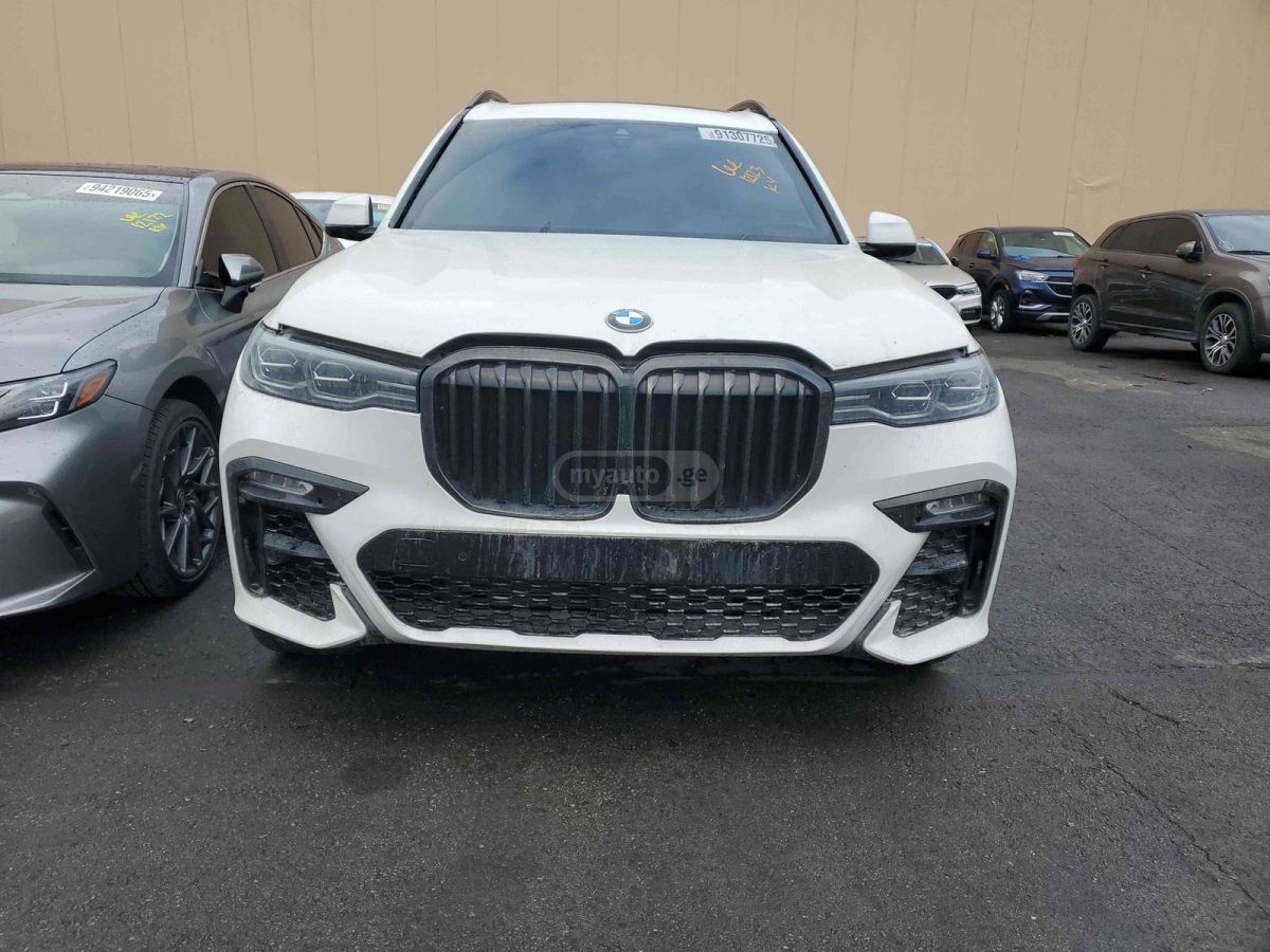 BMW X7 - фото 1