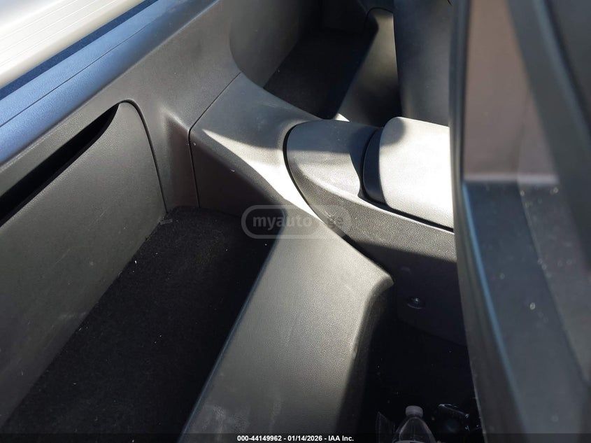 Nissan 370 Z 2024 — миниатюра 8