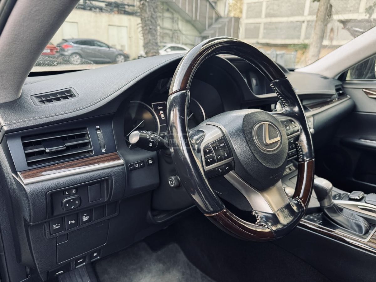 Lexus ES 300 - фото 4