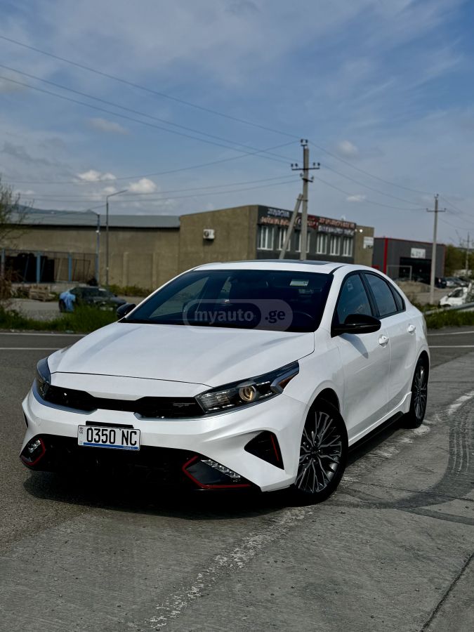 Kia Forte - фото 1