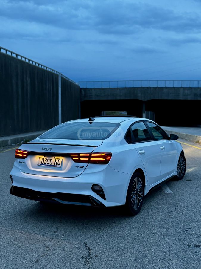 Kia Forte - фото 8