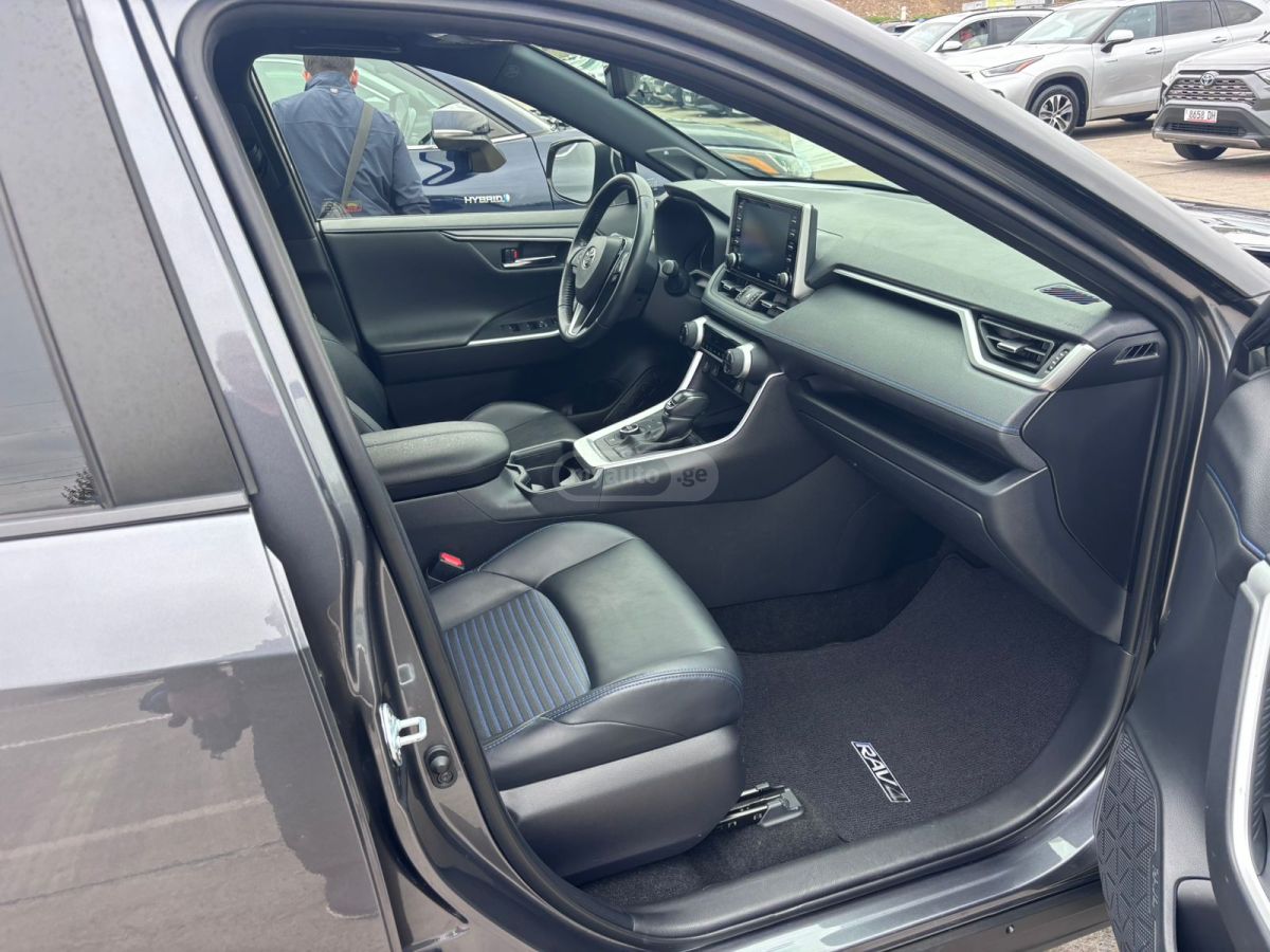 Toyota Rav 4 - фото 12