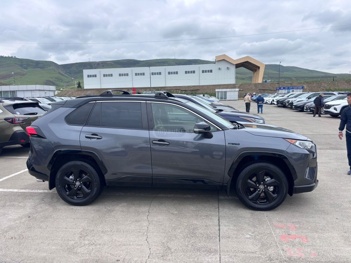 Toyota Rav 4 - фото 4