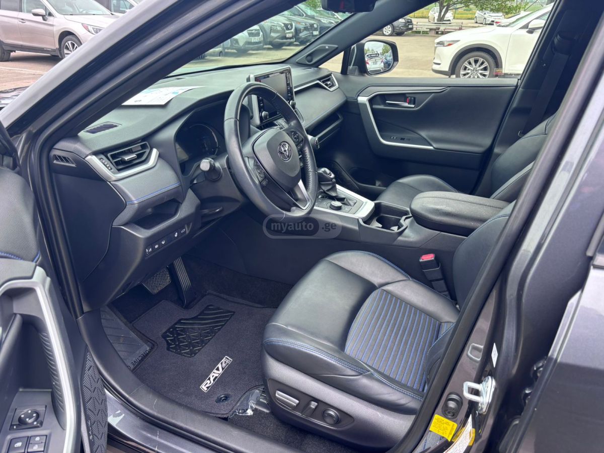 Toyota Rav 4 - фото 7