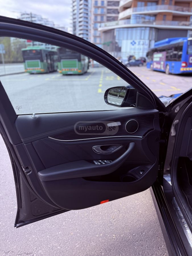 Mercedes-Benz E53 AMG - фото 10