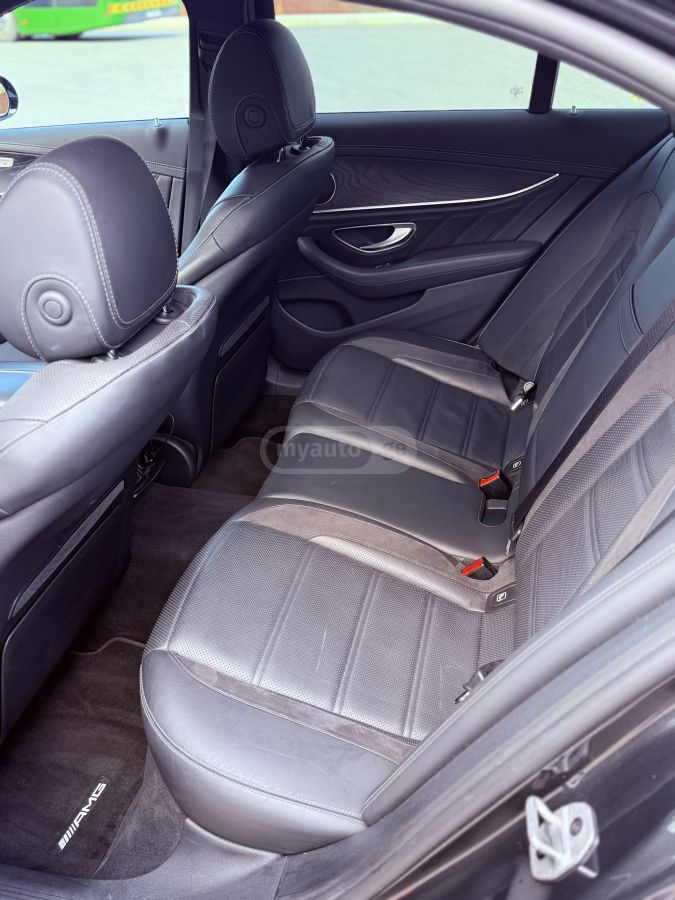 Mercedes-Benz E53 AMG - фото 12