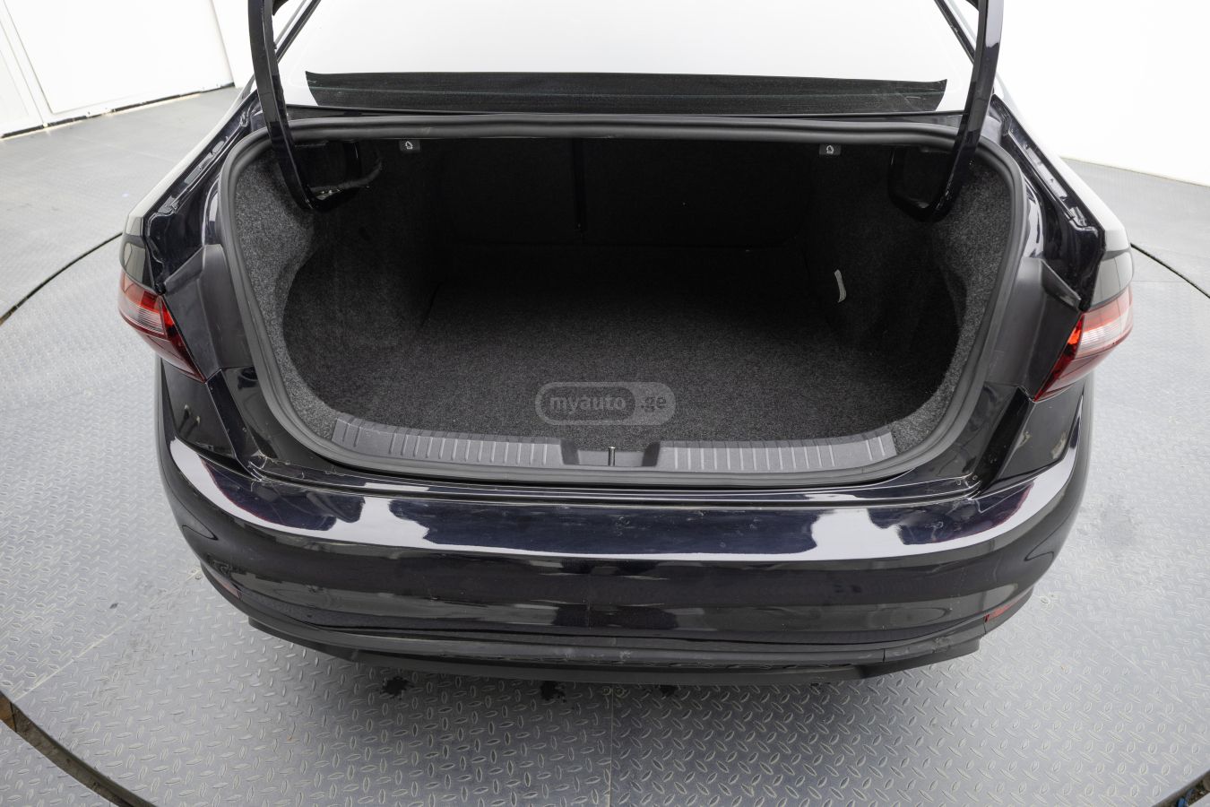 Volkswagen Jetta - фото 7