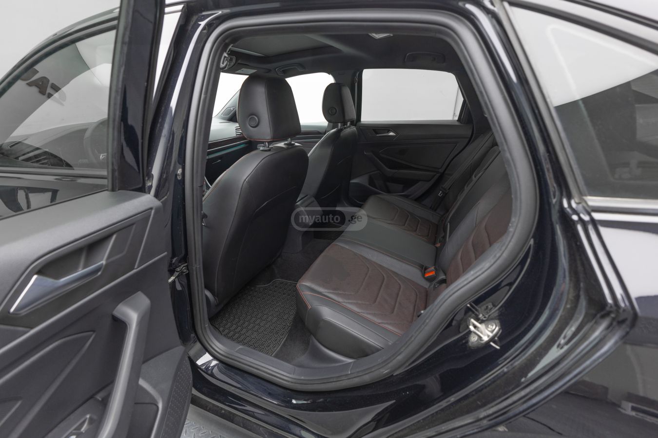 Volkswagen Jetta - фото 8