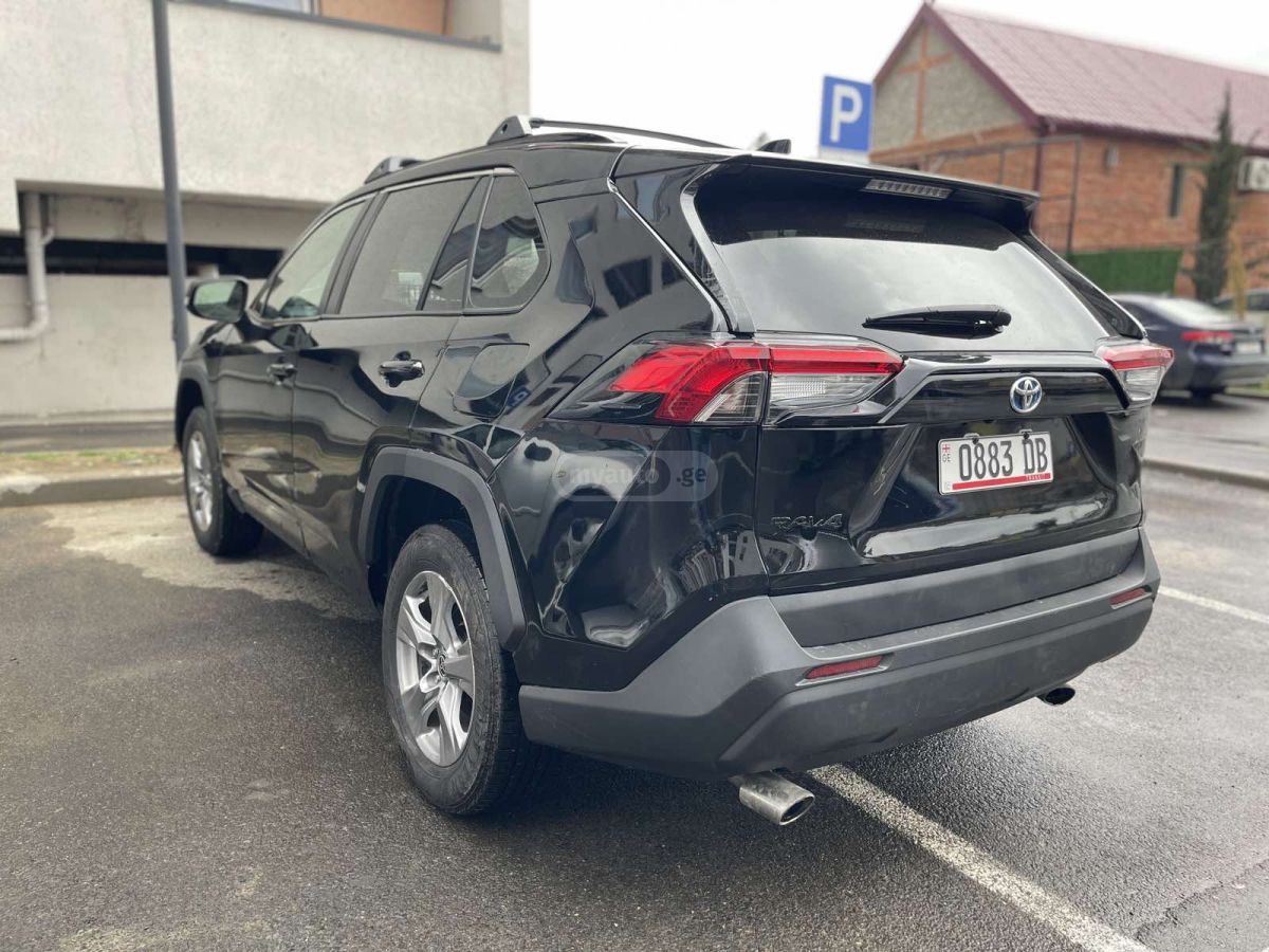 Toyota RAV 4 - фото 4