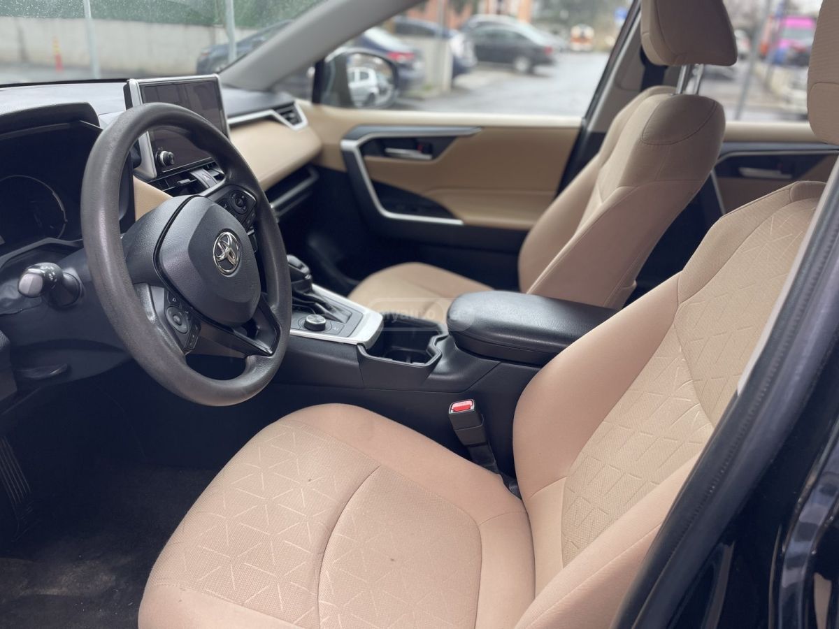 Toyota RAV 4 - фото 8