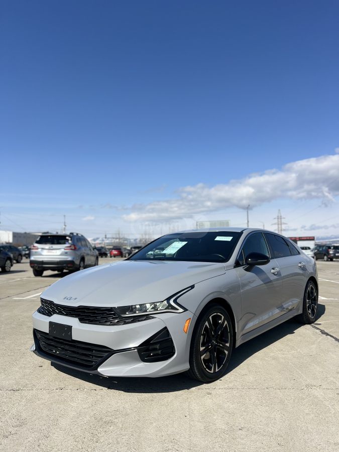 Kia K5 - фото 1