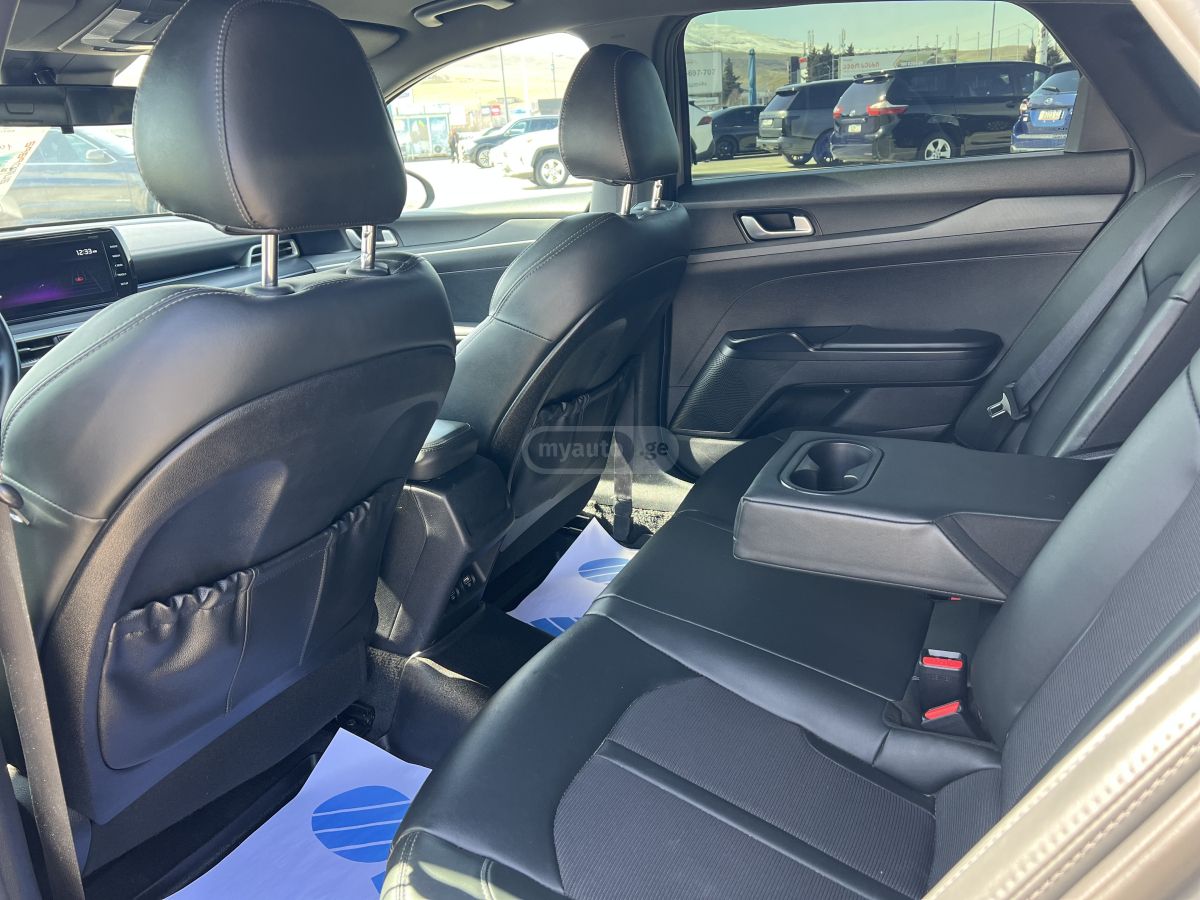 Kia K5 - фото 8