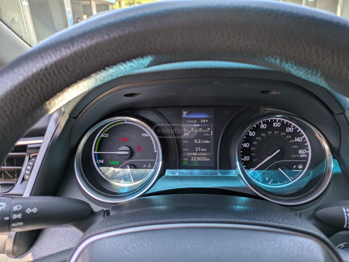 Toyota Camry - фото 4